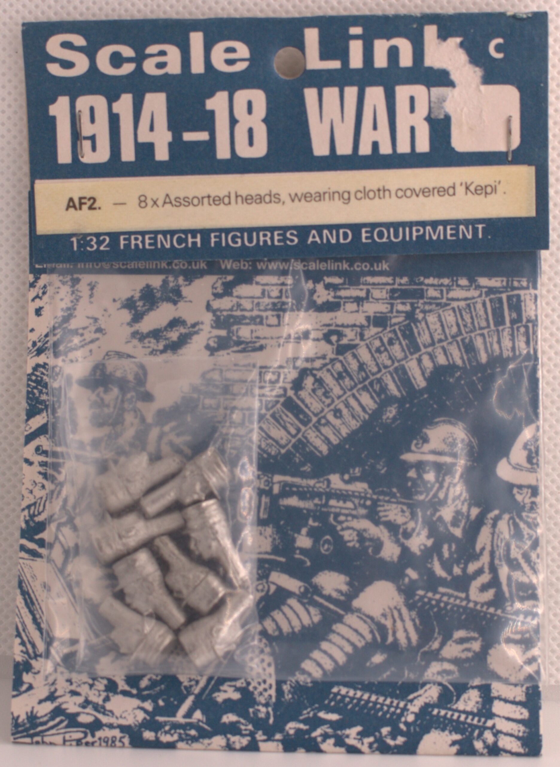 Scale Link - FR 8 x Assorted Heads, Cloth Covered 'Kepi' 1/32 scale