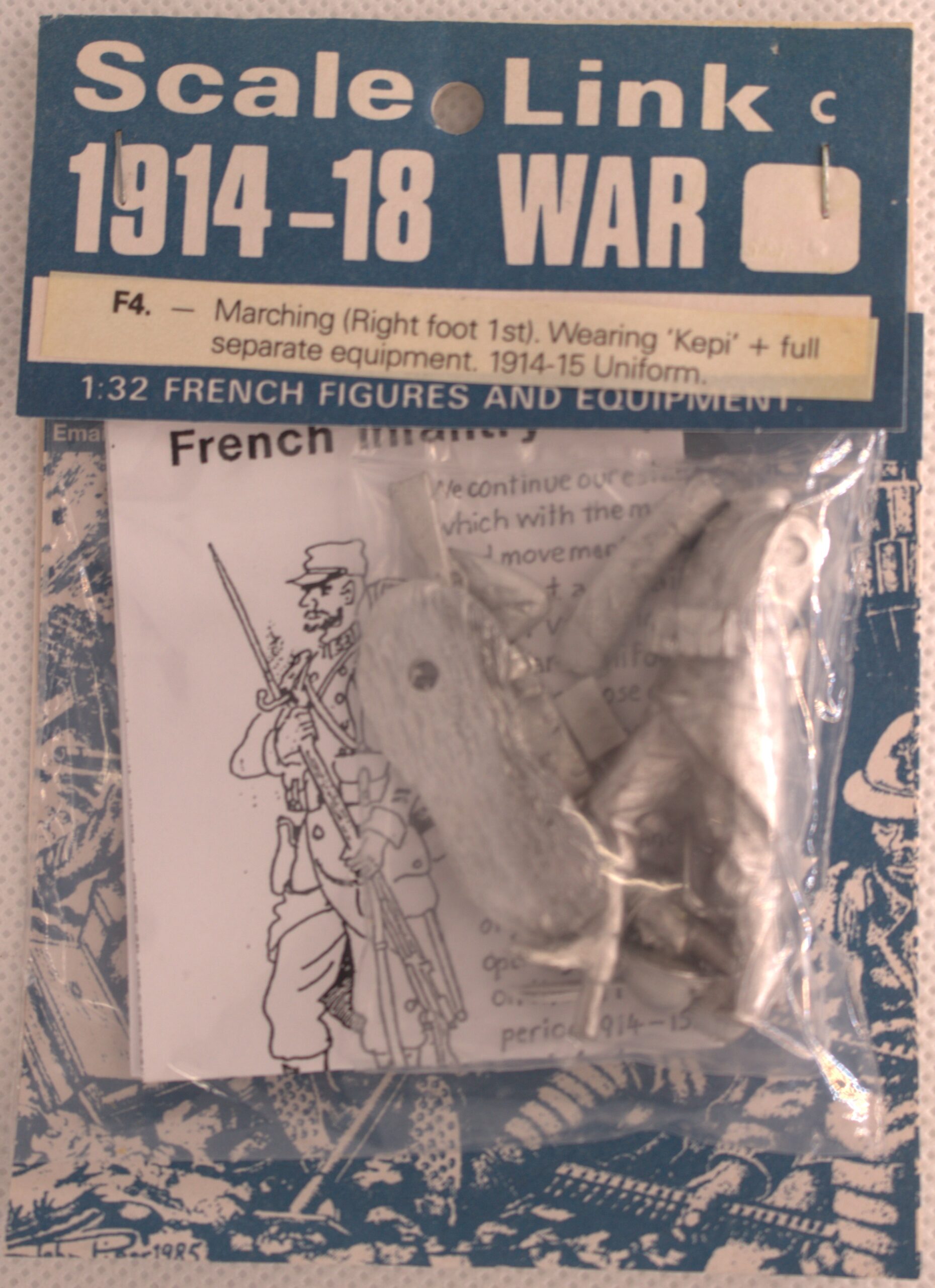 Scale Link - FR Marching (Right Foot First 1st) Wearing 'Kepi' 1914-15 Uniform 1/32 Scale