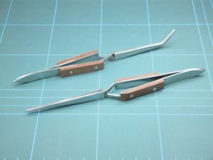 Self Grip Tweezers
